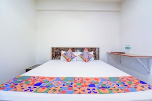 Egyptian cotton sheets, premium bedding, in-room safe, free WiFi - Fabhotel World King (Rajgurunagar)