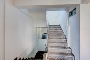 Staircase - Fabhotel Royal Imperio (Paud)