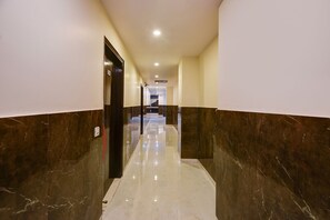 Lobby - Fabhotel Golden Key Residency (New Delhi)