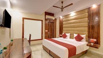 Deluxe Room | Egyptian cotton sheets, premium bedding, in-room safe, free WiFi