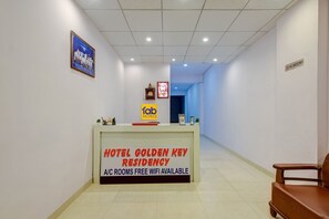 Reception - Fabhotel Golden Key Residency (New Delhi)