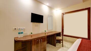 Egyptian cotton sheets, premium bedding, in-room safe, free WiFi