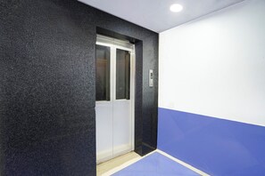 Lobby - Fabhotel Imperial Blue (Nagpur)