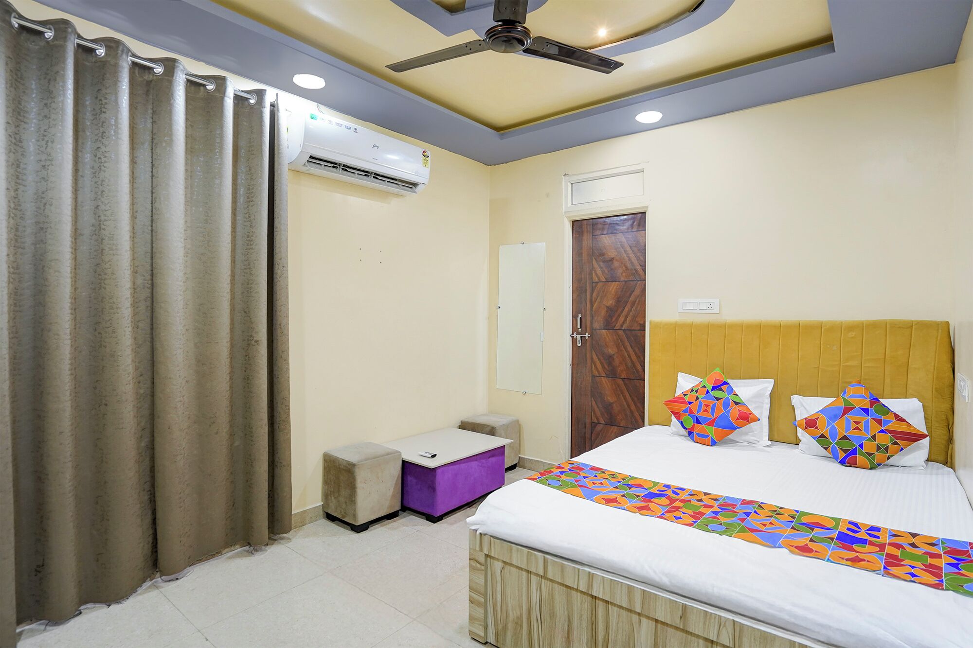 Egyptian cotton sheets, premium bedding, in-room safe, free WiFi