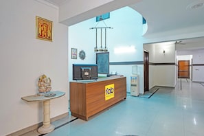 Reception - Fabhotel The Grand Olive (Noida)
