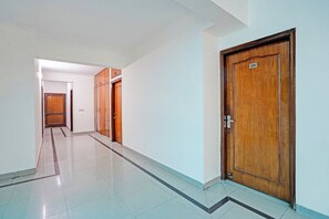 Lobby - Fabhotel The Grand Olive (Noida)