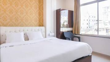 Deluxe Room | Egyptian cotton sheets, premium bedding, in-room safe, free WiFi