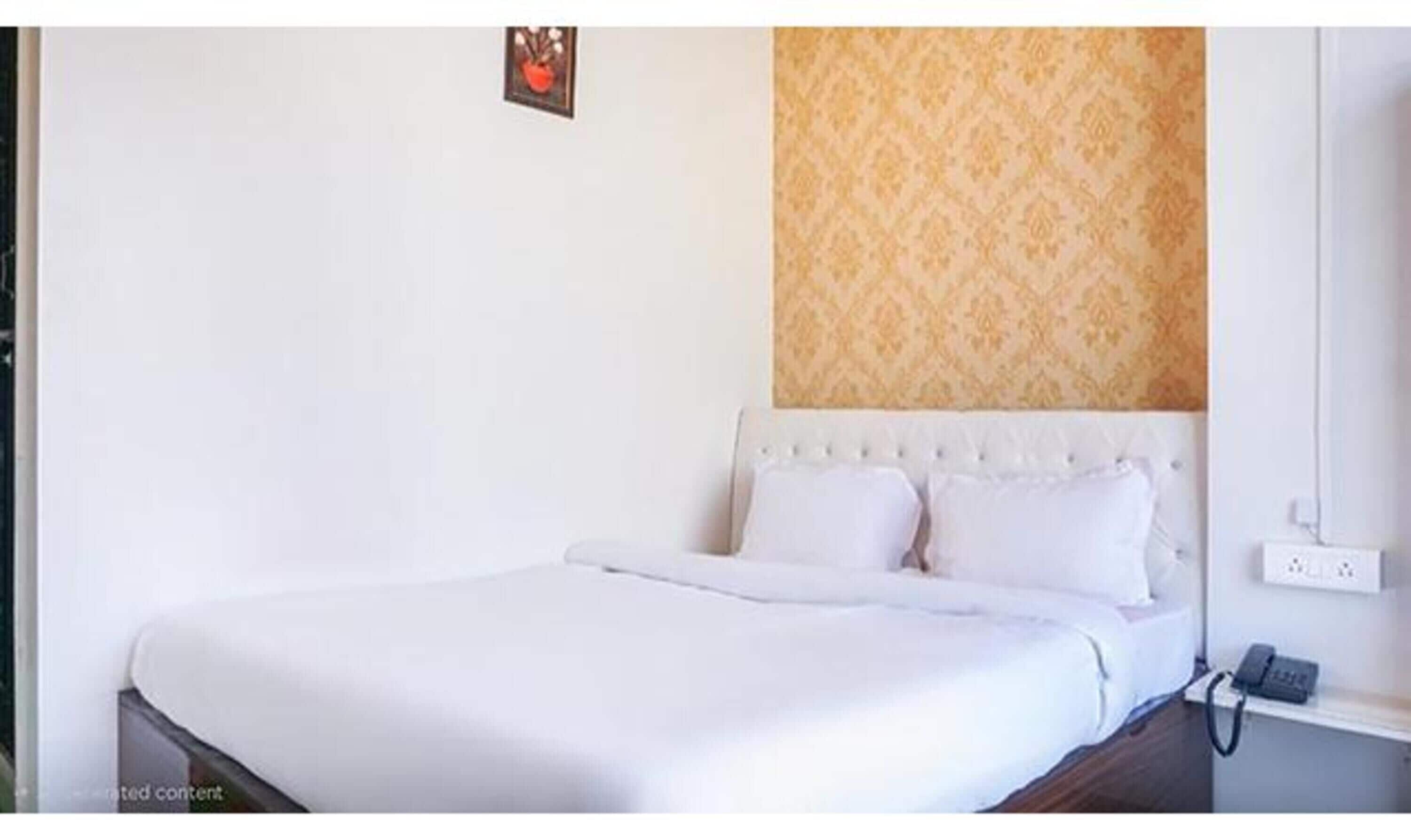 Deluxe Room | Egyptian cotton sheets, premium bedding, in-room safe, free WiFi