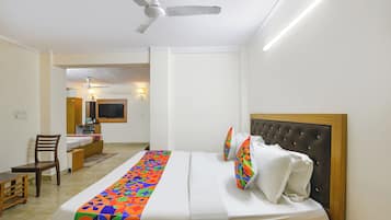 Egyptian cotton sheets, premium bedding, in-room safe, free WiFi