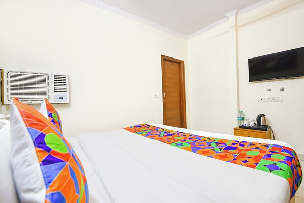 Egyptian cotton sheets, premium bedding, in-room safe, free WiFi - Fabhotel The Rivlet Centre (New Delhi)