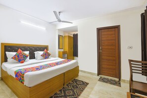 Egyptian cotton sheets, premium bedding, in-room safe, free WiFi - FabHotel Rivlet Central Delhi New Delhi (New Delhi)