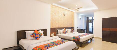 Egyptian cotton sheets, premium bedding, in-room safe, free WiFi