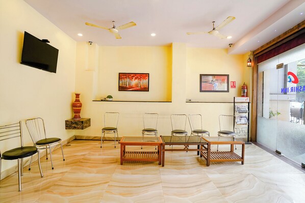 28-inch LCD TV with cable channels, fireplace - Fabexpress Ashir Inn (Mumbai)