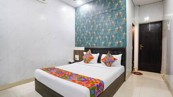 Egyptian cotton sheets, premium bedding, in-room safe, free WiFi