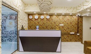 ฝ่ายต้อนรับ