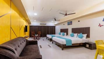 Luxury Suite | Egyptian cotton sheets, premium bedding, in-room safe, free WiFi