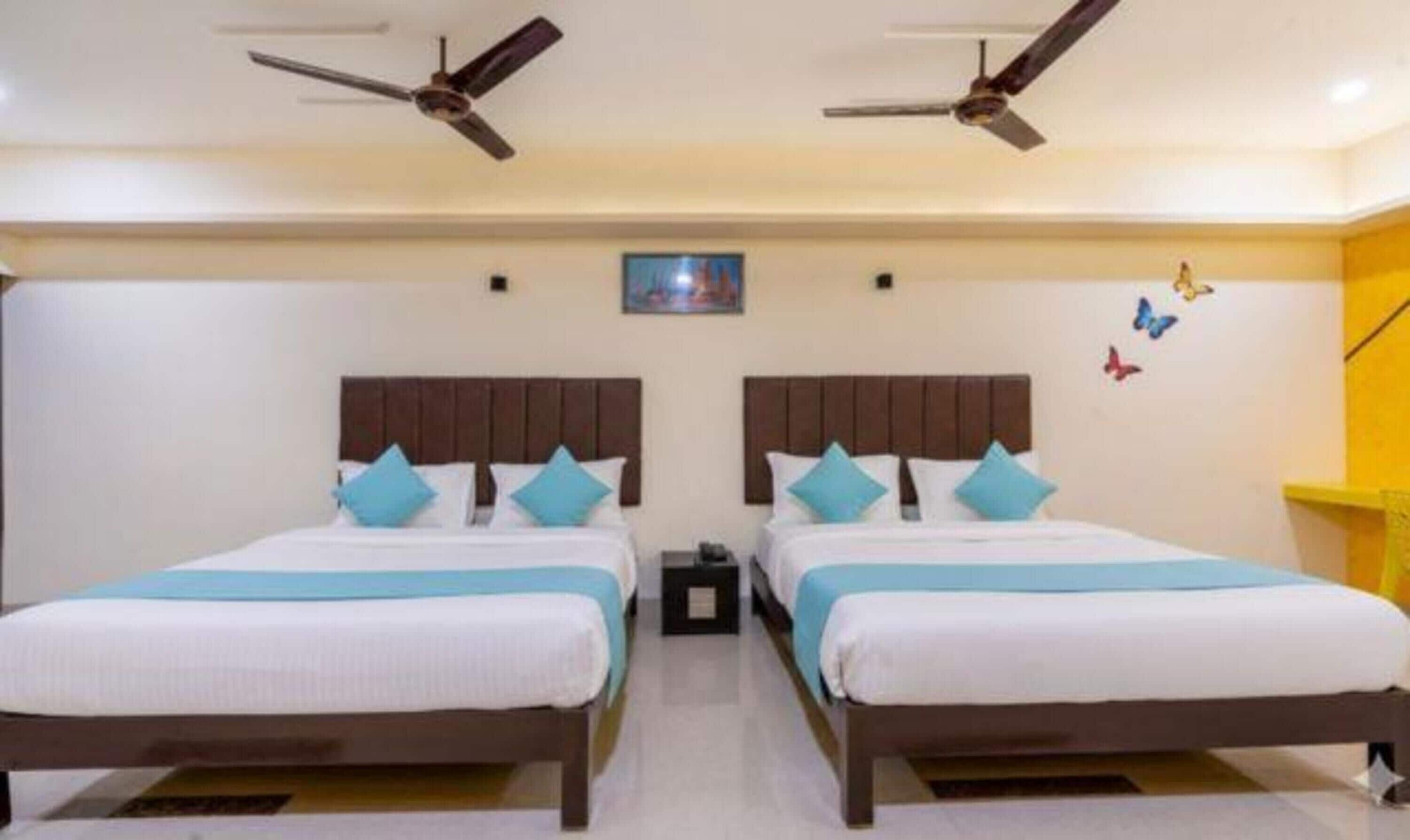 Luxury Suite | Egyptian cotton sheets, premium bedding, in-room safe, free WiFi