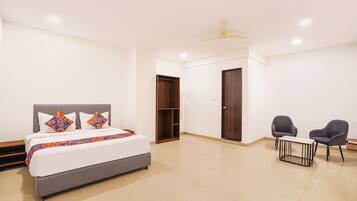 Deluxe Room | Egyptian cotton sheets, premium bedding, in-room safe, free WiFi