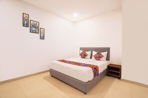 Deluxe Room | Egyptian cotton sheets, premium bedding, in-room safe, free WiFi - Fabhotel Lotus Inn Pimpri Chinchwad (Pune)
