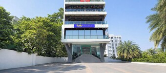 팹호텔 로터스 인 핌프리 친치와드