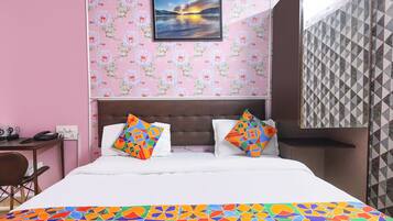 Egyptian cotton sheets, premium bedding, in-room safe, free WiFi