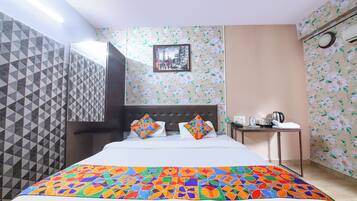 Egyptian cotton sheets, premium bedding, in-room safe, free WiFi