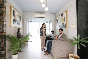 Lobby - Fabhotel Clement (Dehradun)