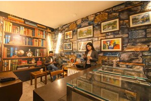 Lobby sitting area - Fabhotel Clement (Dehradun)