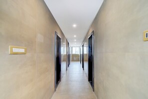 Lobby - Fabhotel Mio (Hyderabad)