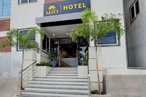 Property entrance - Fabhotel Mio (Hyderabad)