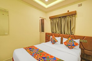Deluxe Room | Egyptian cotton sheets, premium bedding, in-room safe, free WiFi - Fabhotel Asian International (Hyderabad)