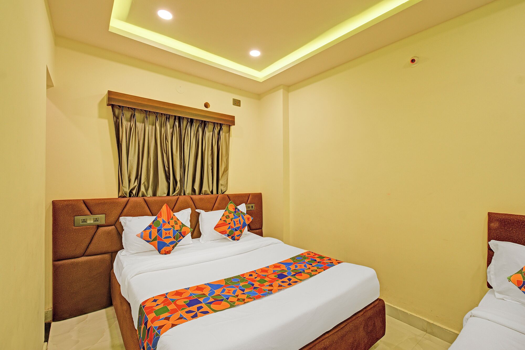 Egyptian cotton sheets, premium bedding, in-room safe, free WiFi