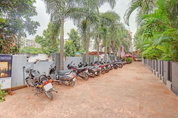 موقف سيارات