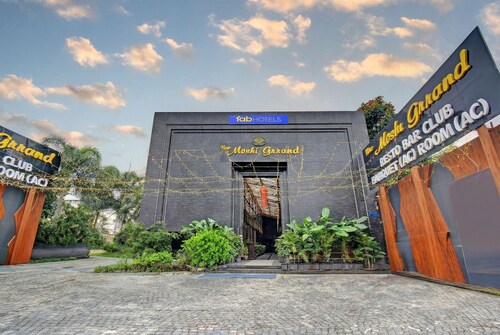 Fabhotel New Moshi Grrand