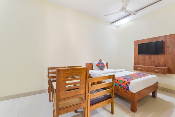 Egyptian cotton sheets, premium bedding, in-room safe, free WiFi