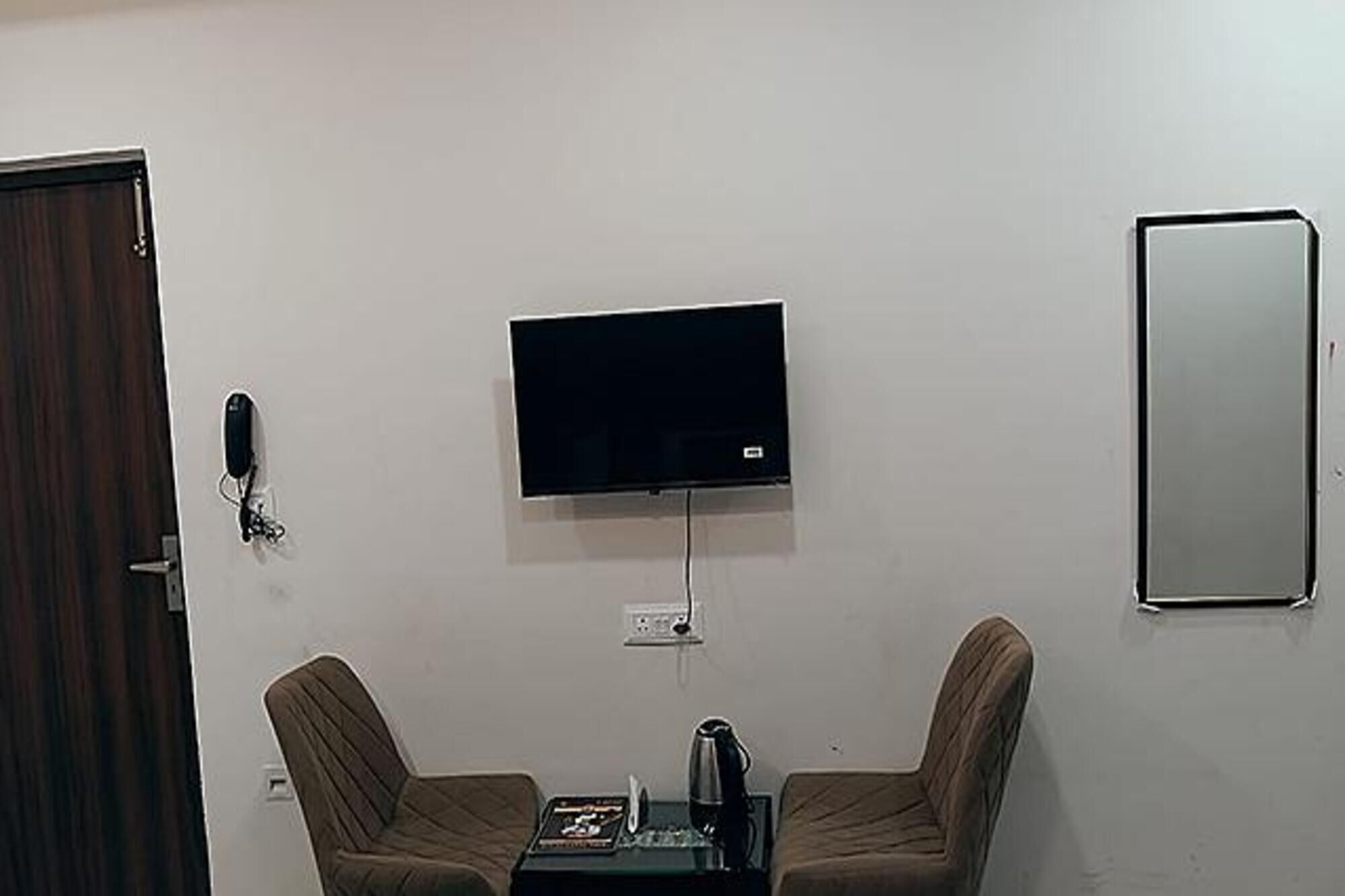 TV LCD 28 pollici con canali via cavo