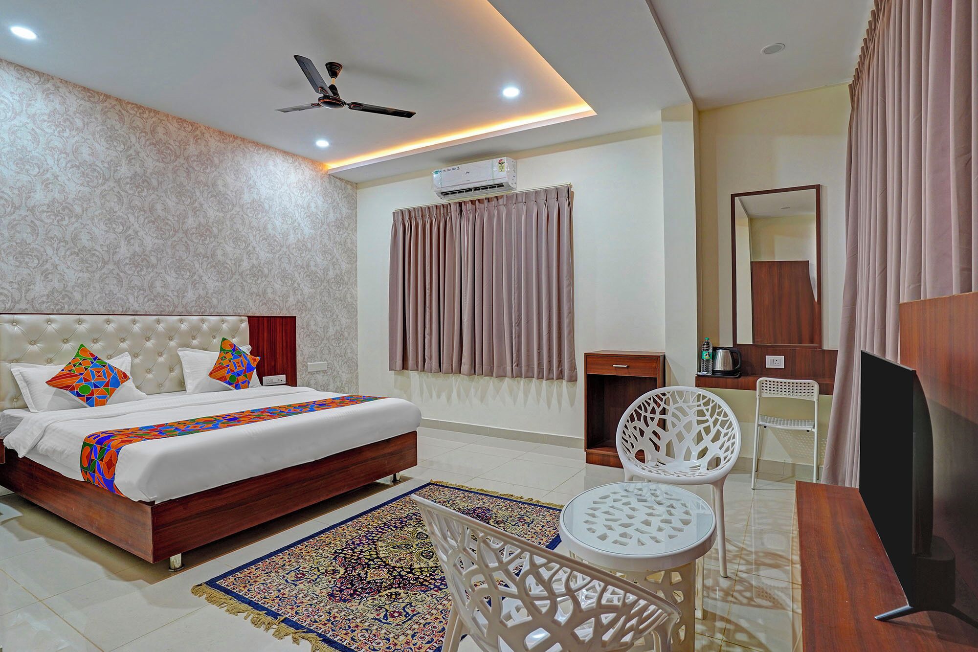 Deluxe Room | Egyptian cotton sheets, premium bedding, in-room safe, free WiFi