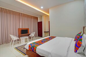Egyptian cotton sheets, premium bedding, in-room safe, free WiFi - FabHotel Lakewood Gardenia Bangalore (Anekal)