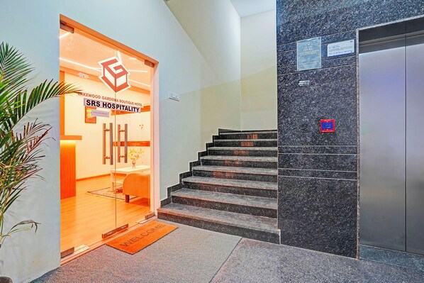 Lobby - FabHotel Lakewood Gardenia Bangalore (Anekal)