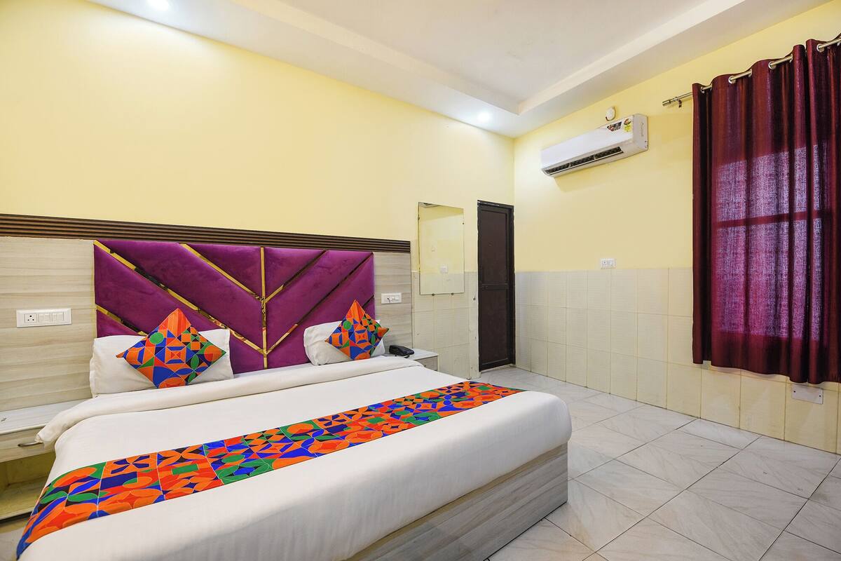 Deluxe Room | Egyptian cotton sheets, premium bedding, in-room safe, free WiFi