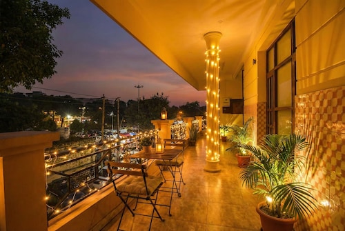 Fabhotel Surya Palace 1