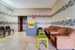 ฝ่ายต้อนรับ