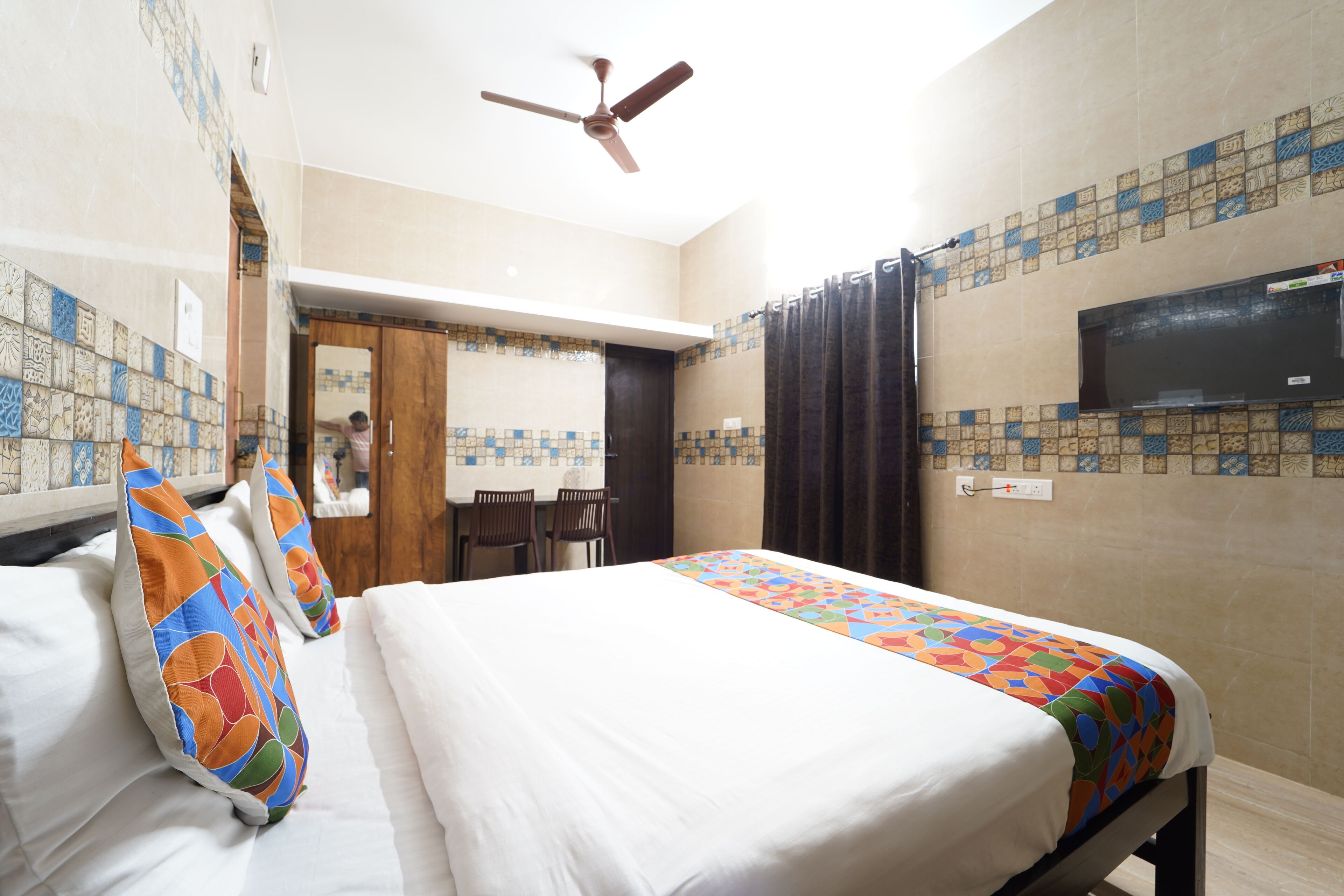 Egyptian cotton sheets, premium bedding, in-room safe, free WiFi