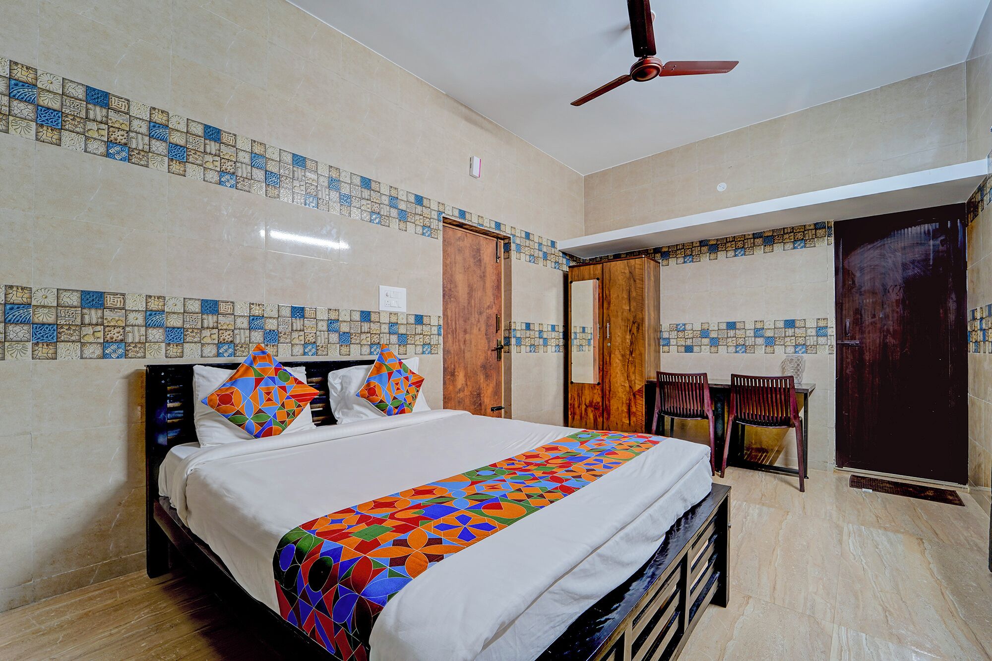 Lakens van Egyptisch katoen, luxe beddengoed, een kluis op de kamer