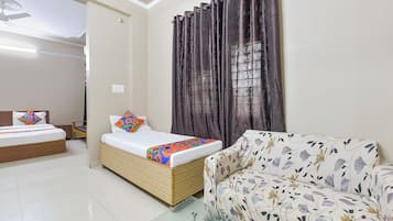 Egyptian cotton sheets, premium bedding, in-room safe, free WiFi