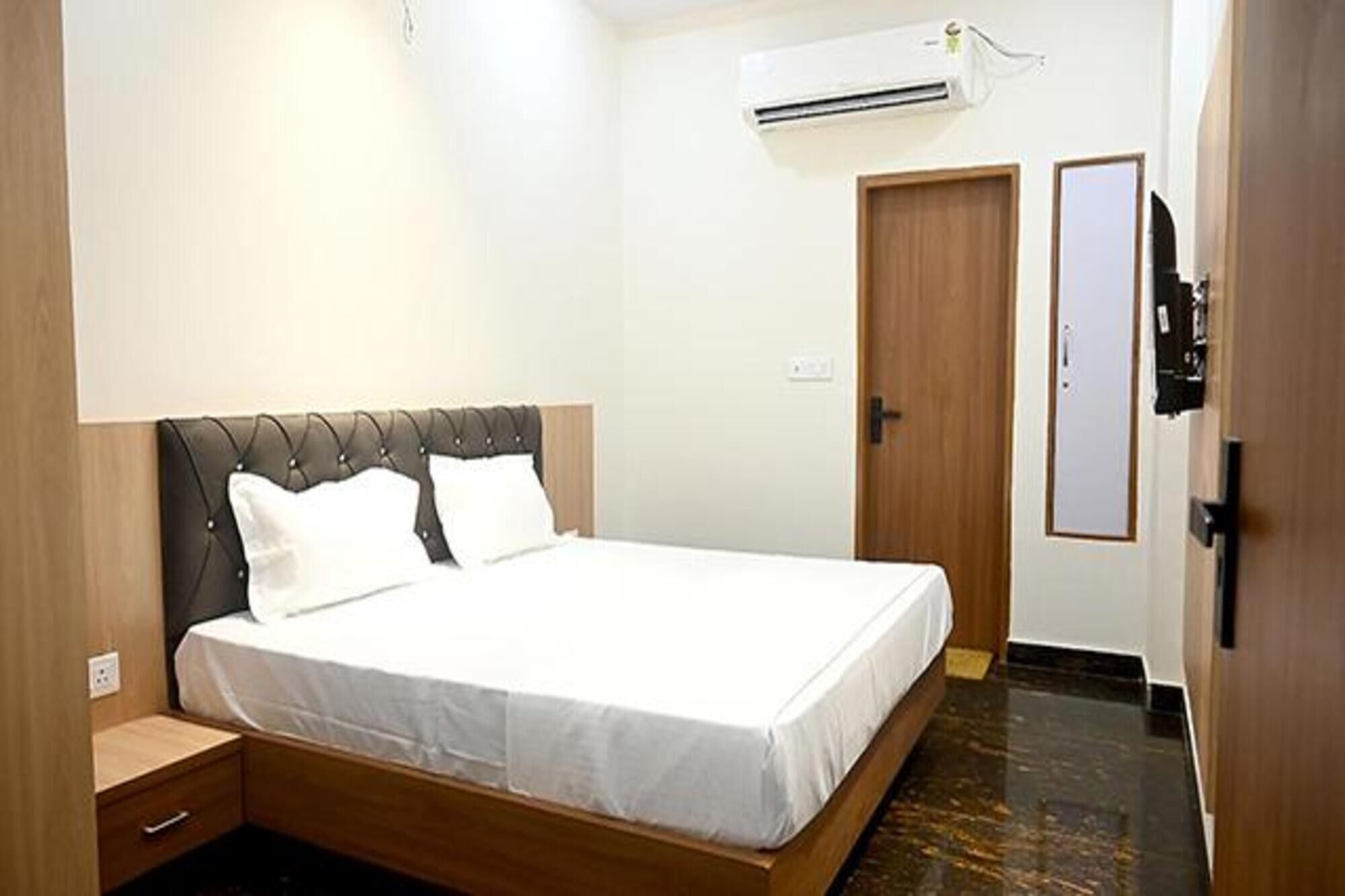 Deluxe Room | Egyptian cotton sheets, premium bedding, in-room safe, free WiFi