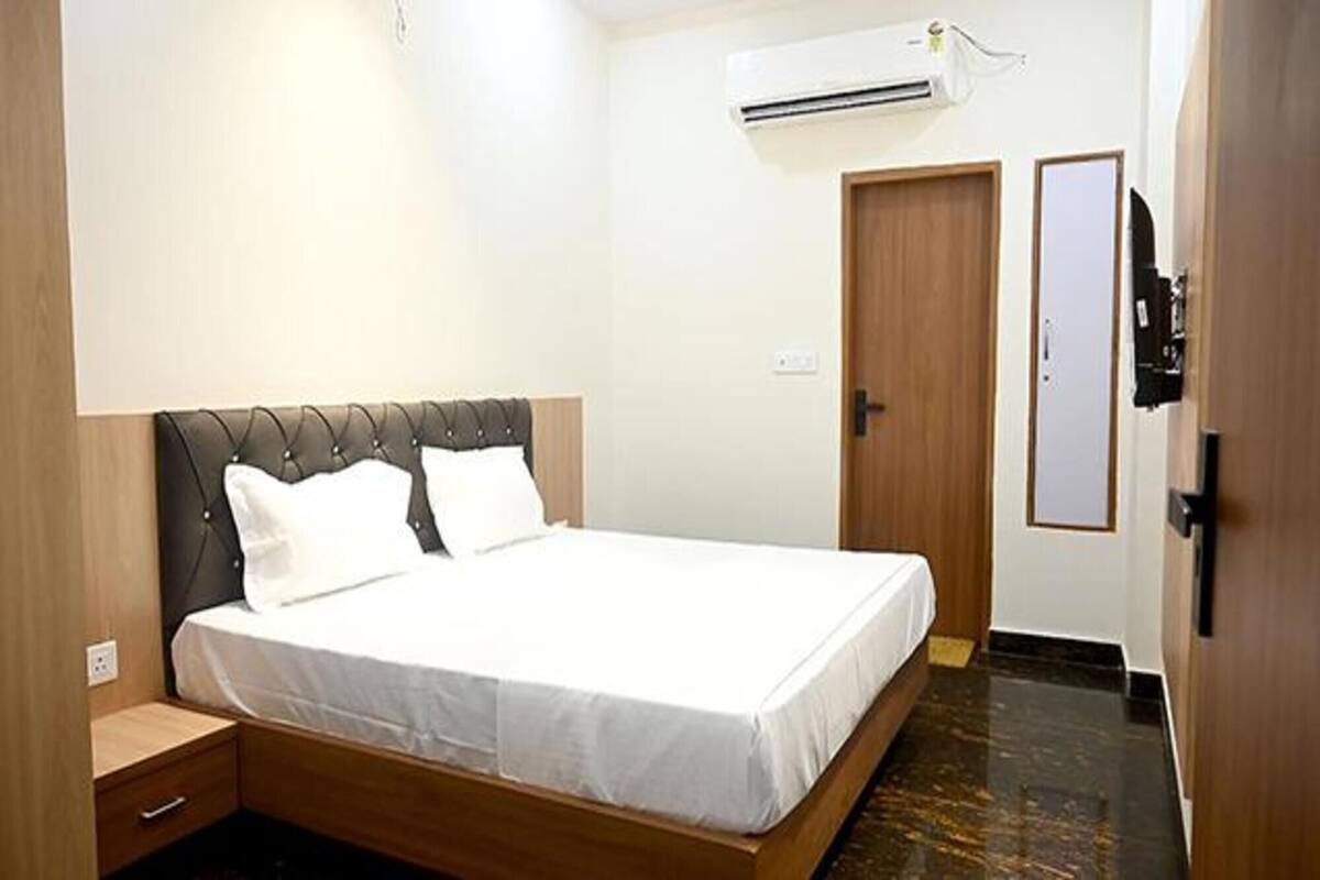 Deluxe Room | Egyptian cotton sheets, premium bedding, in-room safe, free WiFi