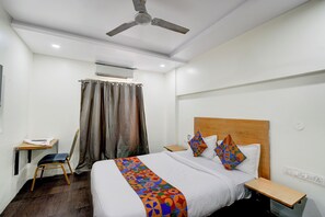 Egyptian cotton sheets, premium bedding, in-room safe, free WiFi