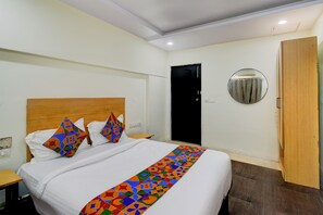 Egyptian cotton sheets, premium bedding, in-room safe, free WiFi - Fabhotel Veda Inn (Hyderabad)