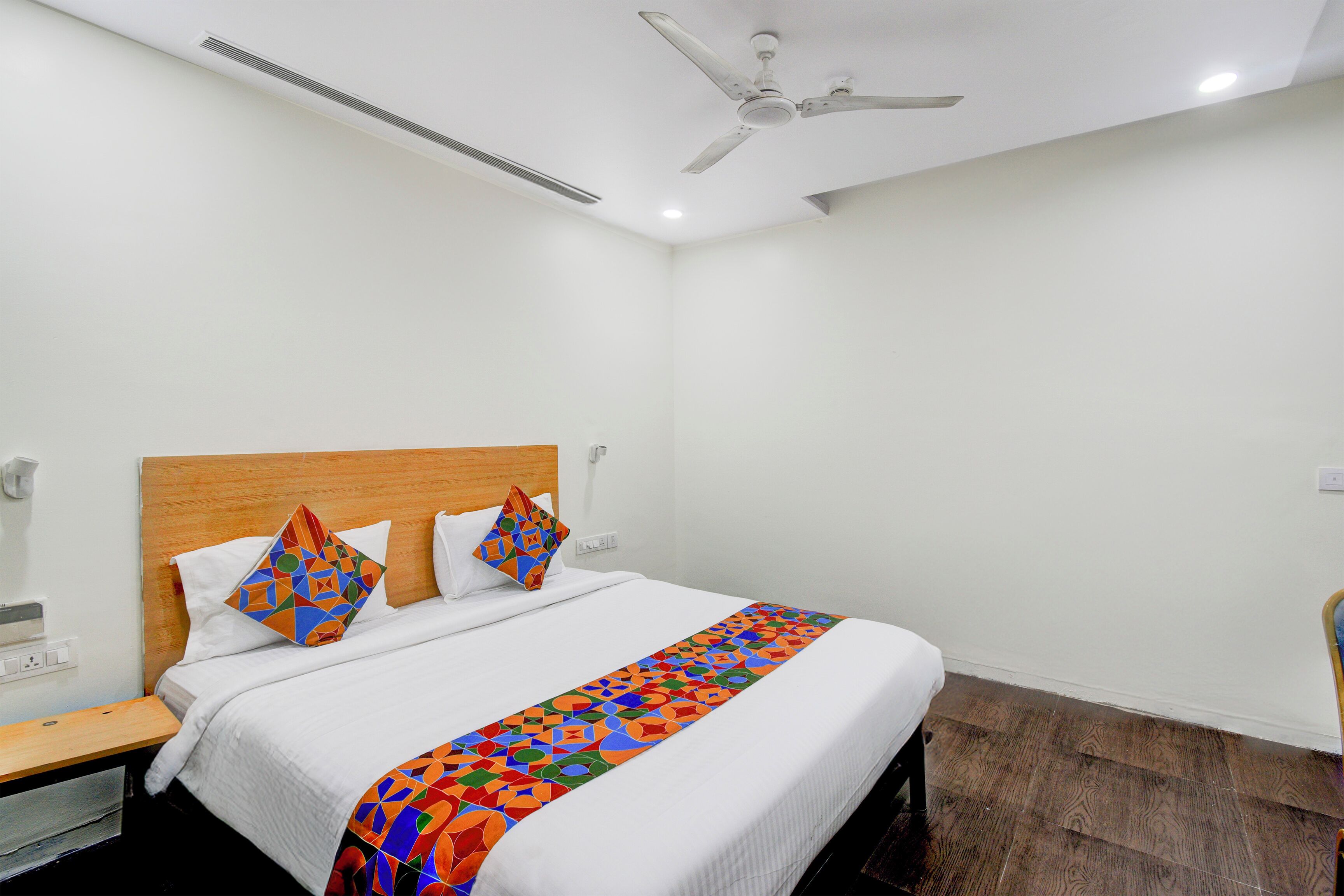 Egyptian cotton sheets, premium bedding, in-room safe, free WiFi